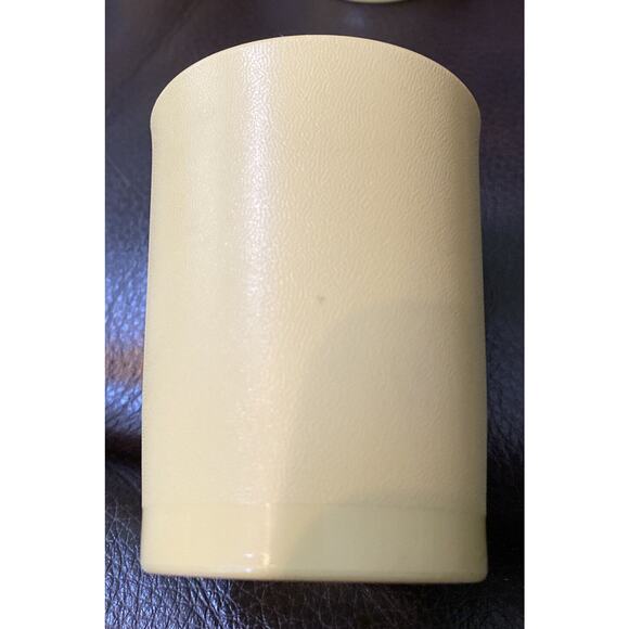 Tupperware Tumblers VTG Yellow Gold 6 oz. Kids Juice Cups Set of 3 #1251 Cabin - Picture 5 of 6